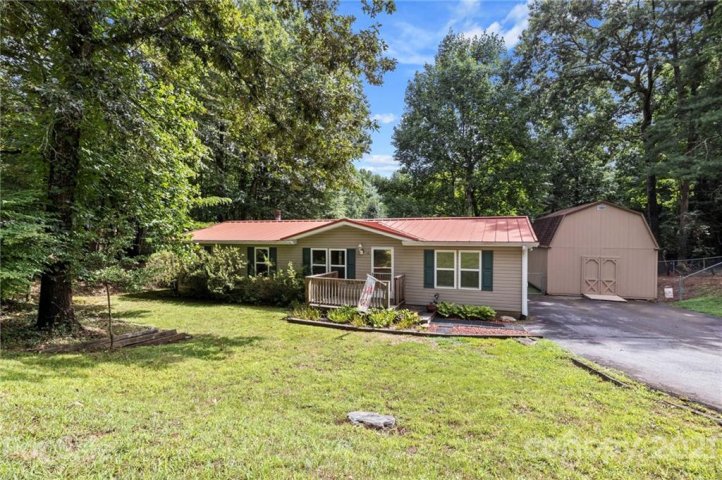 14 Greenwood Acres Drive sold home in Greenwood Acres, Mills River, NC