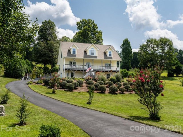 70 Ivy Meadows Drive sold home in Ivy Meadows, Weaverville, NC