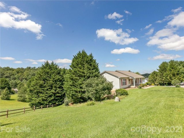 162 Kennedy Road sold home in Clearview Estates, Weaverville, NC