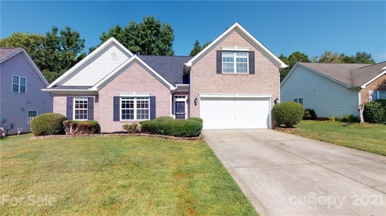 3417 Fairfax Woods Drive sold home in Fairfax Woods, Matthews, NC
