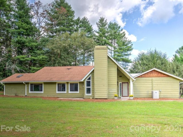 13 Willow Park Lane sold home in Willow Lake, Hendersonville, NC