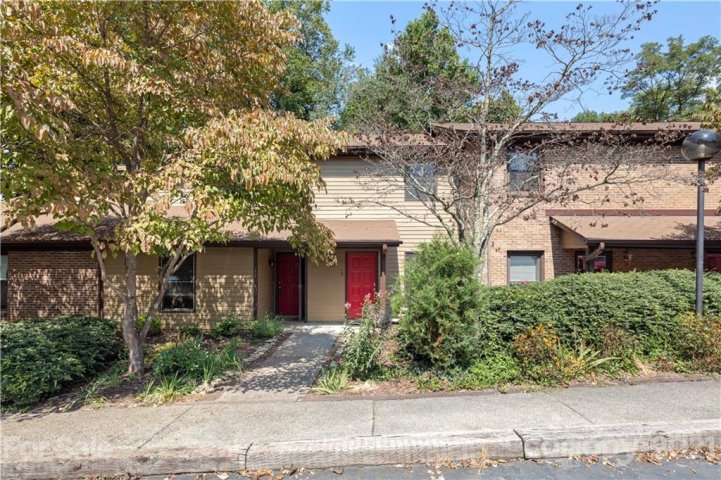 16 Spears Avenue 18 sold home in Oak Terrace, Asheville, NC
