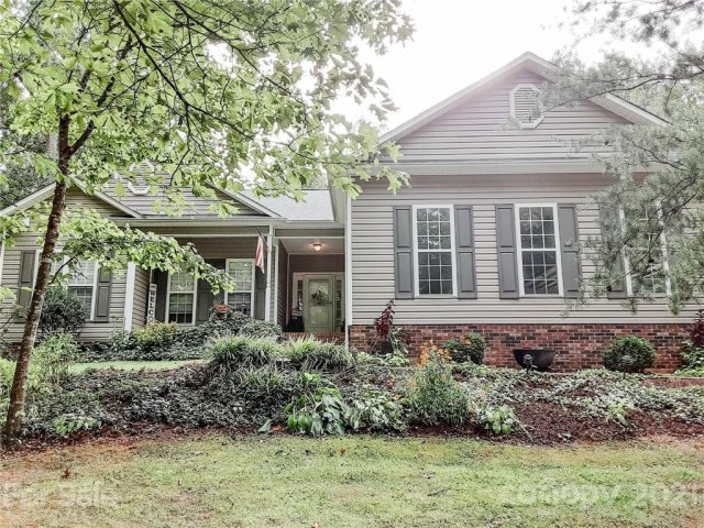 2056 Lynmore Drive sold home in Lynmore, Sherrills Ford, NC