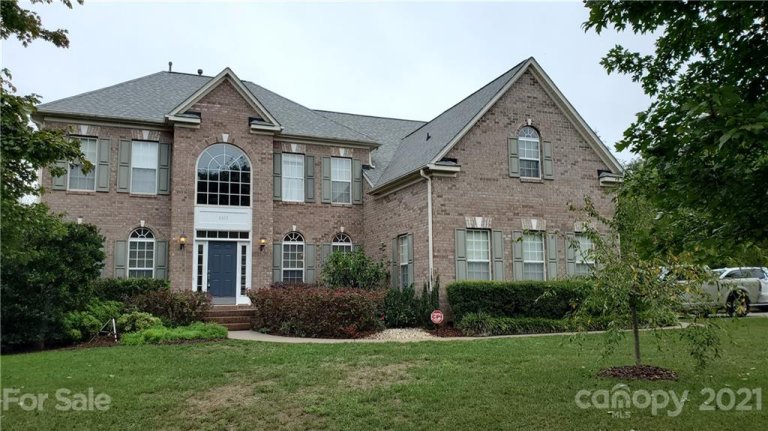 6613 Marion Lavern Road sold home in Cashion Woods, Huntersville, NC
