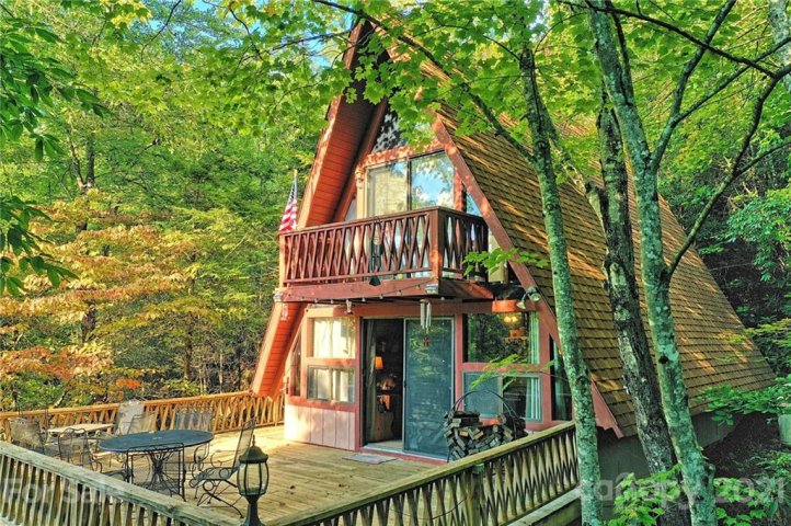 60 Mount Laurel Place sold home in Mountain Chalet, Canton, NC