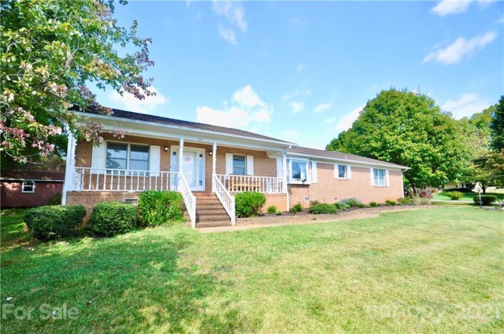 104 Waters Edge Court sold home in Waters Edge, Mooresville, NC