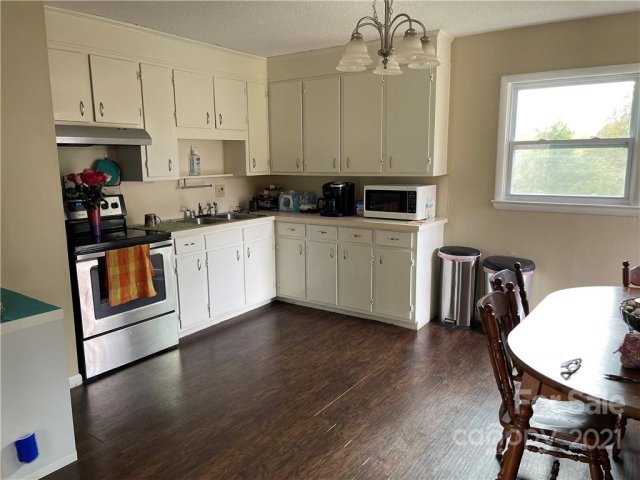 1215 Winston Street sold home in LANDSDOWNE, Conover, NC