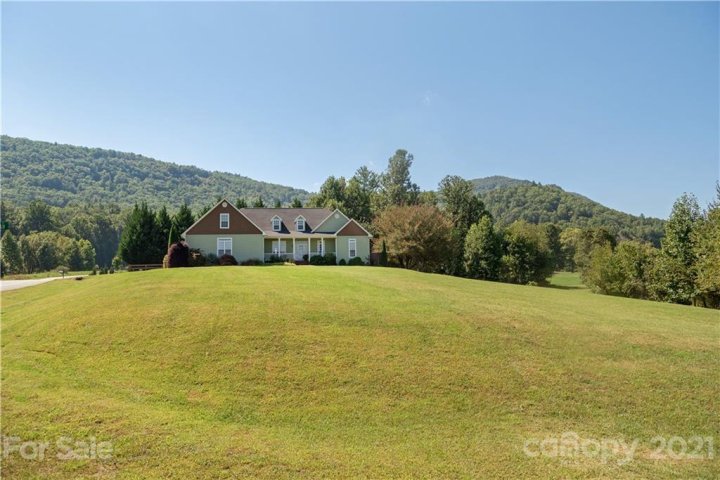 180 Old Gait Drive sold home in Valley View Farms, Hendersonville, NC