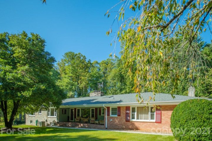 101 Paula Place sold home in Flat Rock Forest, Flat Rock, NC