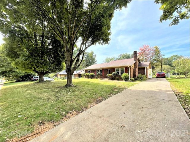 6413 Harrisburg Road sold home in Eastwoods, Charlotte, NC