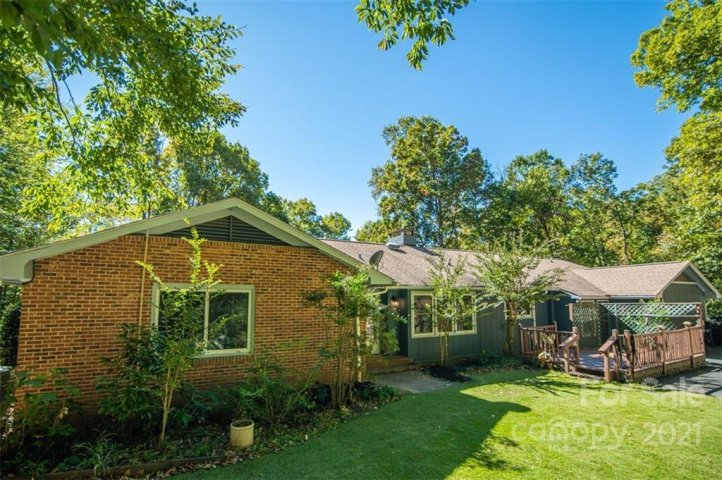 190 Shadow Creek Lane sold home in Mountain Shadows, Columbus, NC
