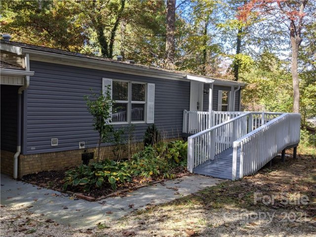 21 Timbers Edge Lane sold home in Mountain Shadows, Fairview, NC