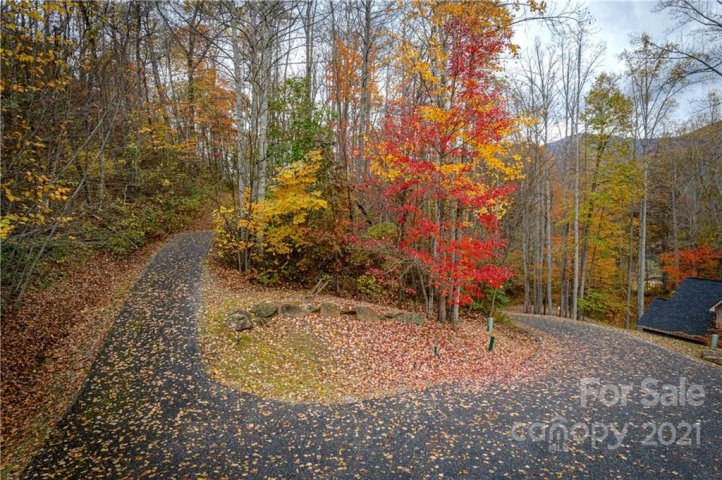 17 Katua Trail sold home in Katua Falls, Maggie Valley, NC