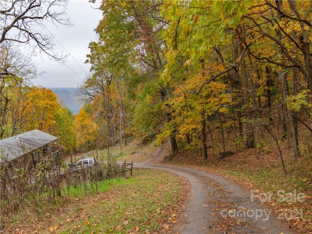 15 Sleepy Hollow Lane sold home in Dream Mountain, Canton, NC