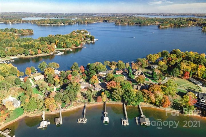 3903 Burton Lane sold home in Westport Peninsula, Denver, NC