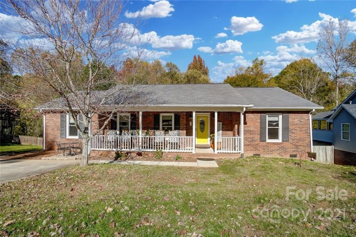 1025 Wilkerson Street sold home in Pebble Creek, Belmont, NC