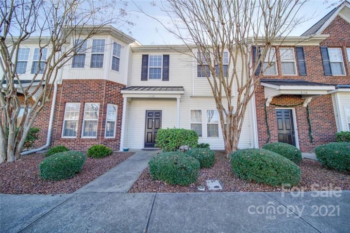 4108 Kenton Glenn Court sold home in Kenton Glenn, Concord, NC