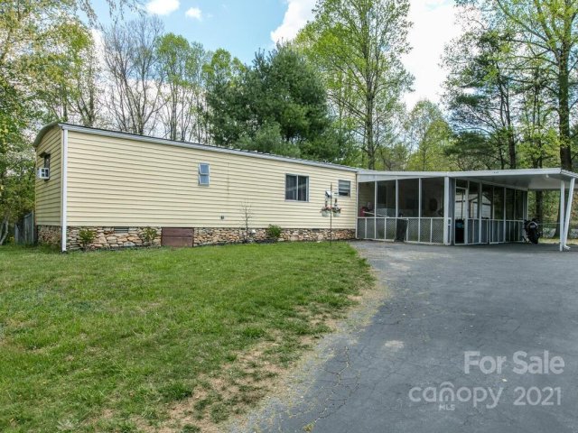 213 Piney Ridge Drive sold home in Rolling Oaks, Hendersonville, NC