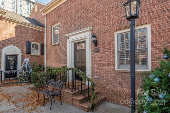 530 N Poplar Street F sold home in Hackberry Court, Charlotte, NC
