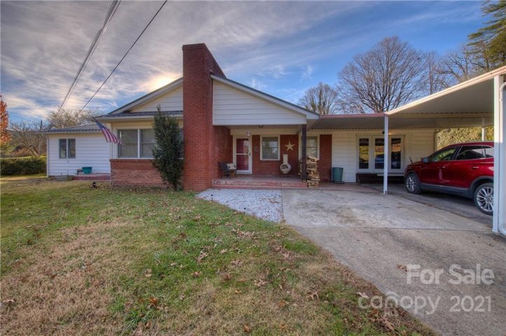420 Hillcrest Circle sold home in English Woods, Spruce Pine, NC