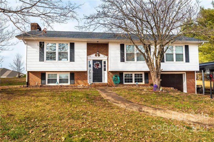4769 Kennedy Street sold home in Olde Well South, Hickory, NC