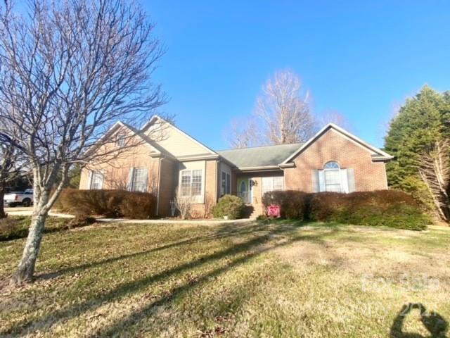 472 Windsor Drive sold home in Windsor Point, Taylorsville, NC