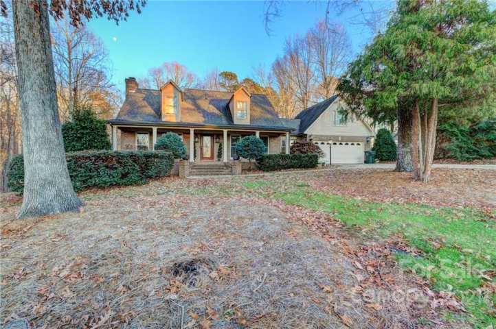 301 Crown Creek Drive sold home in Crown Creek, Cherryville, NC