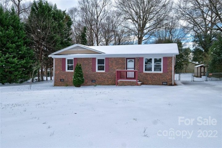 1006 Iris Drive sold home in Craig Gardens, Gastonia, NC