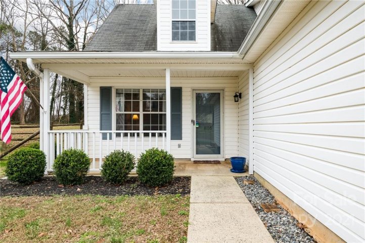 8116 Maxwelton Drive sold home in Norman Shores, Huntersville, NC