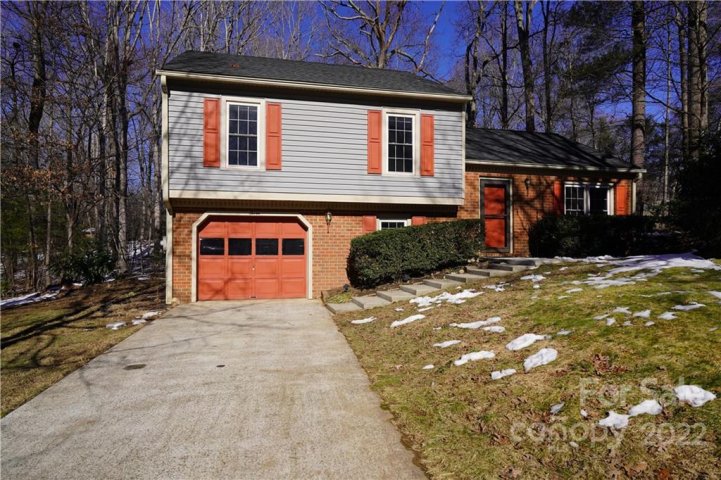 7 Silver Lace Circle 37 sold home in Hunters Trace, Arden, NC