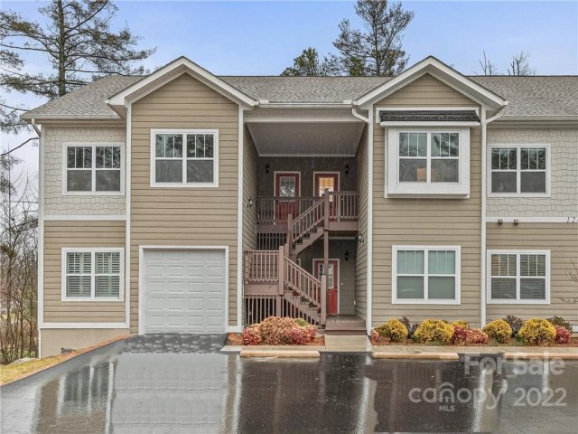 124 Foxden Drive 302 sold home in Fox Glen Condominium, Fletcher, NC