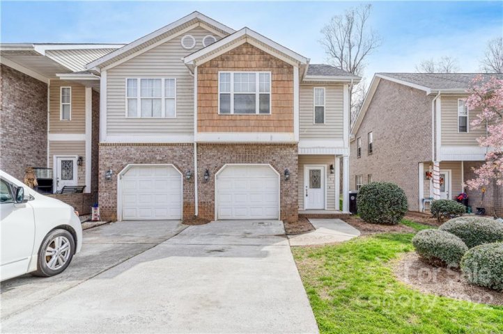 111 Sherman Oaks Lane sold home in Sherman Oaks, Mooresville, NC