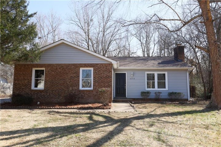6210 Riverton Court sold home in Eastwoods, Charlotte, NC