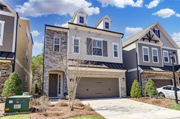 8928 Boling Green Drive sold home in Greenway Village, Charlotte, NC