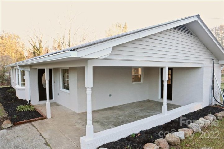 1225 Gilbert Street sold home in Barker heights, Hendersonville, NC