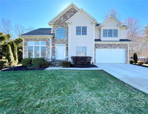 1395 Sweetbriar Lane sold home in Bakersview Meadows, Hickory, NC