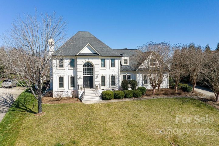812 37th Avenue sold home in Governors Harbour, Hickory, NC