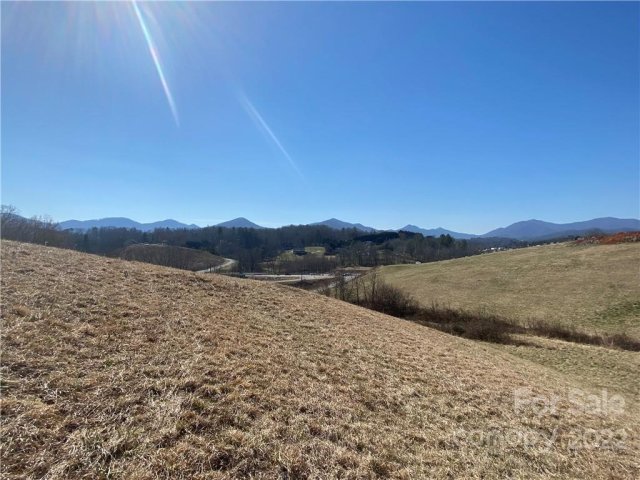 16 Lawson Ridge Road sold home in Lawson Ridge, Leicester, NC