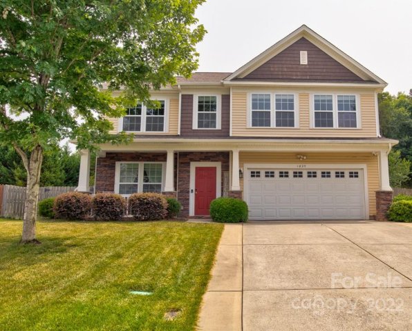 1827 Petunia Drive sold home in English Trails, Fort Mill, SC