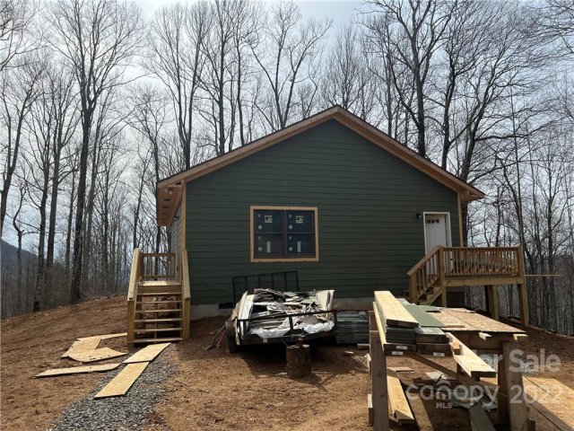 261 Nicholas Knoll sold home in Amber Ranches, Bakersville, NC