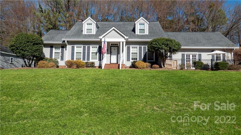 201 Hillcrest Avenue sold home in Hillcrest, Concord, NC