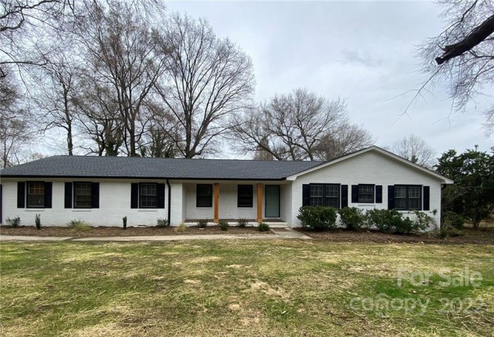 2716 India Hook Road sold home in Camelot Woods, Rock Hill, SC