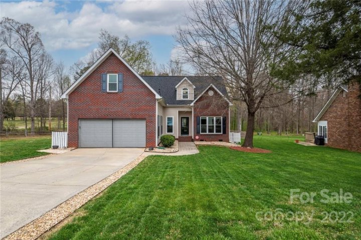 4432 Derbyshire Lane sold home in Buckingham, Matthews, NC