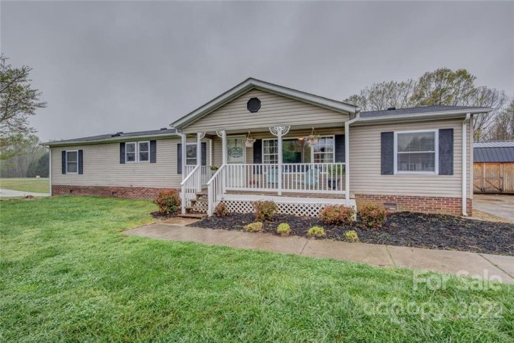 268 Mountain Meadows Drive sold home in MOUNTAIN MEADOWS, Bessemer City, NC