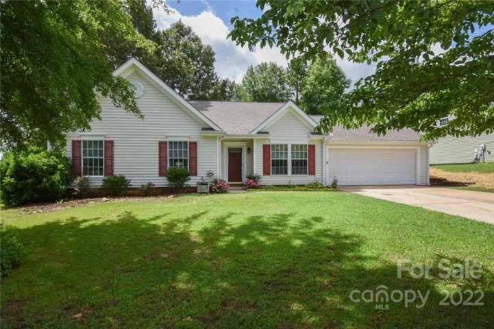 14523 Sapphire Lane sold home in Woodside Falls, Pineville, NC