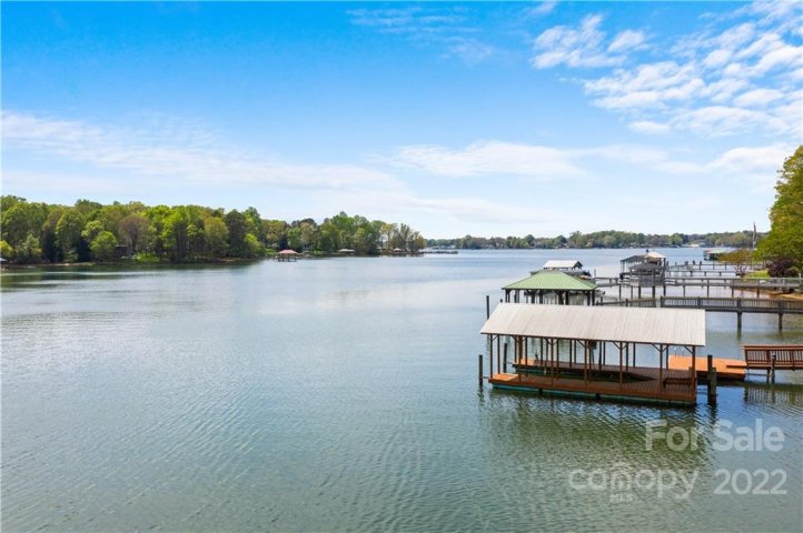 121 Rainbow Lane sold home in Catalina Cove, Mooresville, NC