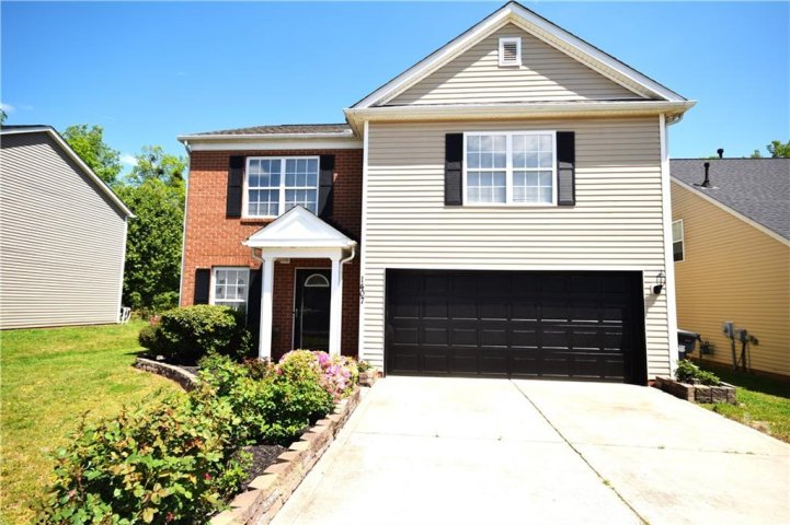 1407 Mandy Place Court sold home in Sunset Village, Charlotte, NC
