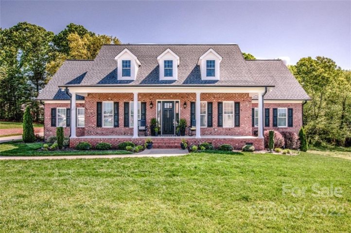 1550 Laudun Drive sold home in Cold Water Creek, Lincolnton, NC