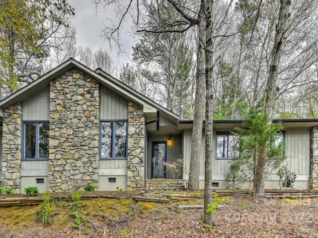 19 Cedar Trail sold home in The Woods, Asheville, NC