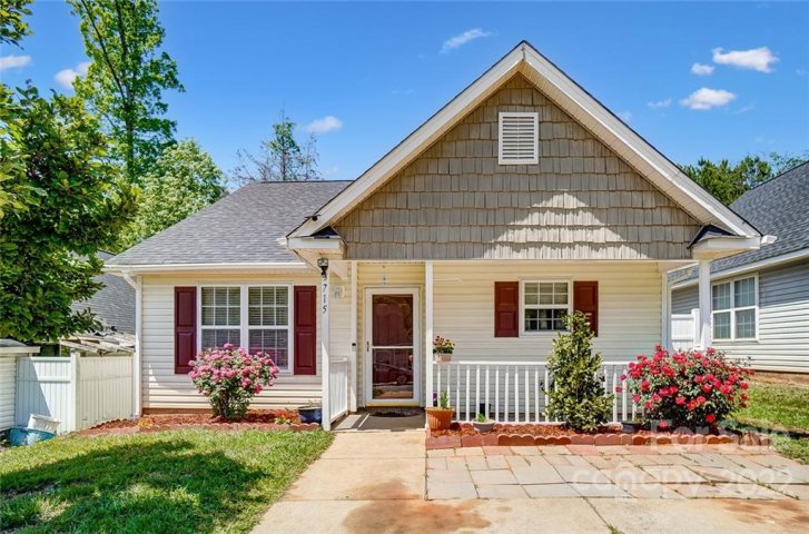 3715 Silver Ore Lane sold home in Capps Hill Village, Charlotte, NC